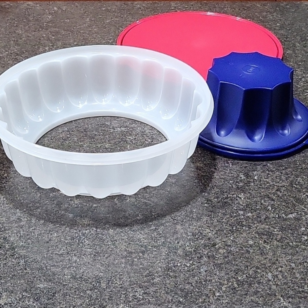 Tupperware Jel Ring Mold - Picture 3 of 3